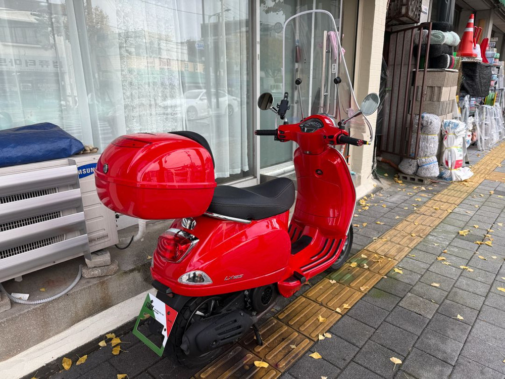 23년식 베스파 lx125 abs모델 팝니다--2