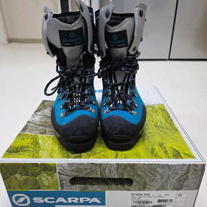 스카르파 몽블랑 프로 빙벽화 이미지