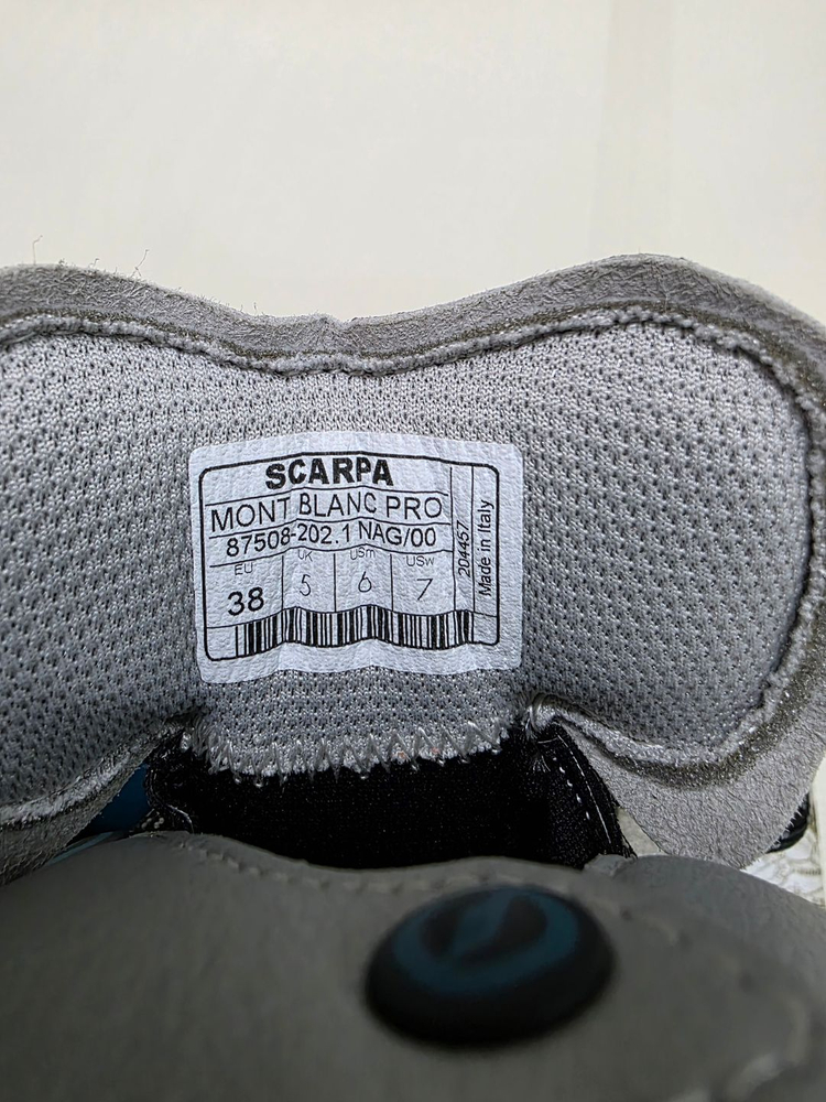 스카르파 몽블랑 프로 빙벽화 이미지