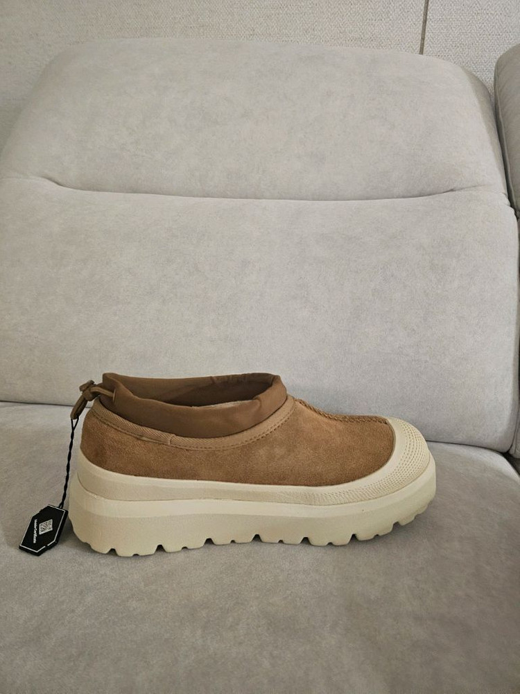 어그 타스만웨더 하이브리드 체스트넛 화이트캡260--3