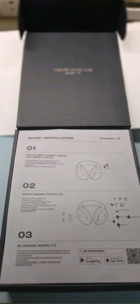 JBL TOUR ONE 무선 헤드폰--4