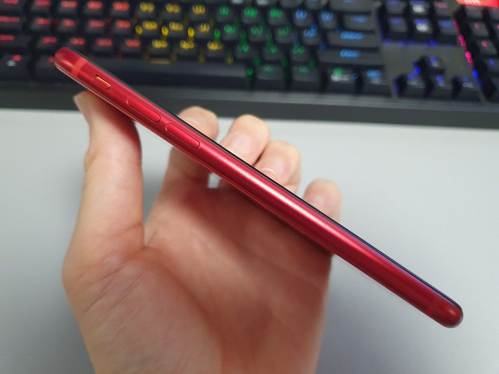 아이폰SE2 / 64GB / 레드 / 배터리성능 73%--6