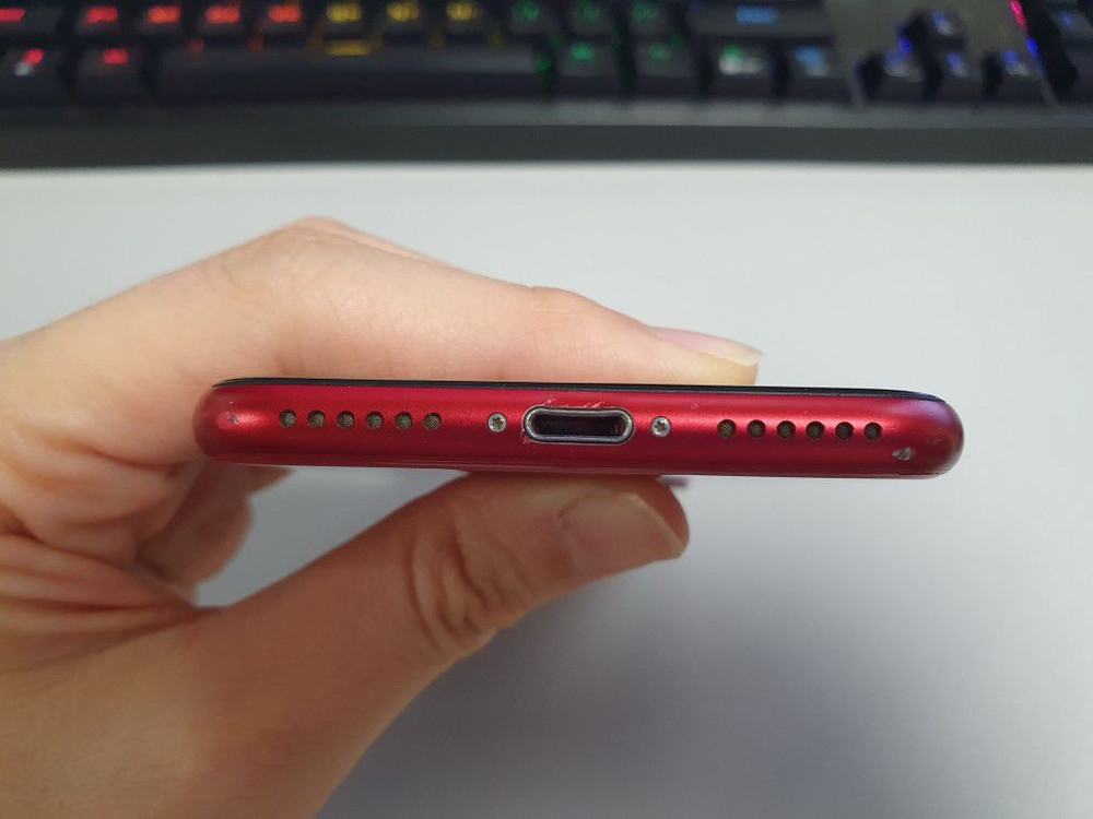 아이폰SE2 / 64GB / 레드 / 배터리성능 73%--9