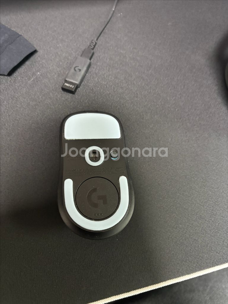 로지텍 지프로 슈퍼라이트 2 무선 게이밍 마우스--1