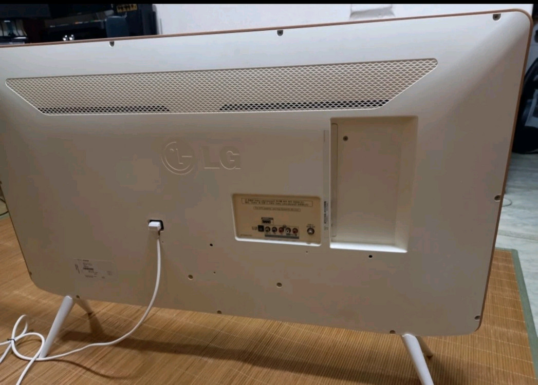 LG 클래식 TV 42인 부품용[백라이트x]42LB640R 90000원 이미지