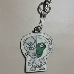 (정품) 프라다 가죽 키링