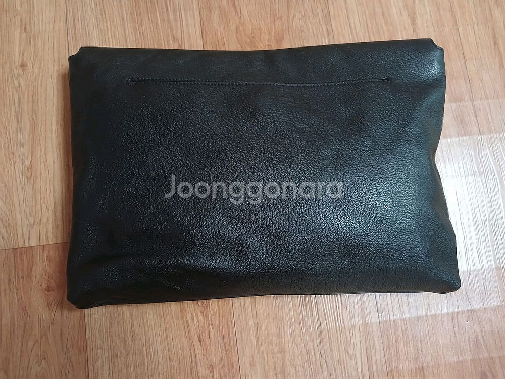 루이까또즈(정품) 남성 가죽 클러치백, 노트북, 다용도 가방 (블랙) (상태 좋아요) (깨끗하고 좋아요)--4