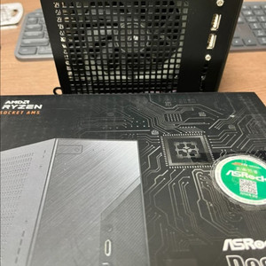 ASRock DeskMini X600 8600G 미니 PC