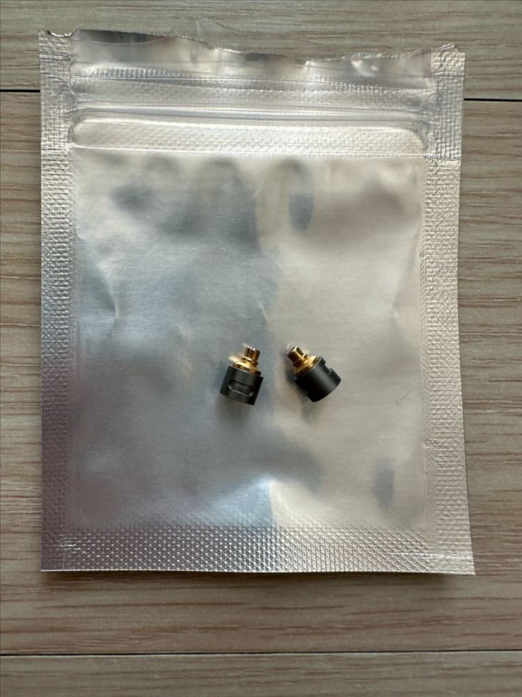 젠하이저 IE900,슈어 tw2,mmcx 변환젠더 팝니다~~~~~--8