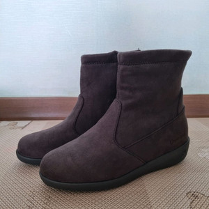 (새상품)베어파우 마호니아 스웨이드 키높이앵클부츠. 245. 고동색