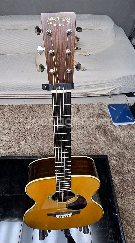 (370가격다운)마틴기타om28 새거와다름없는 특A급관리 급매합니다--3