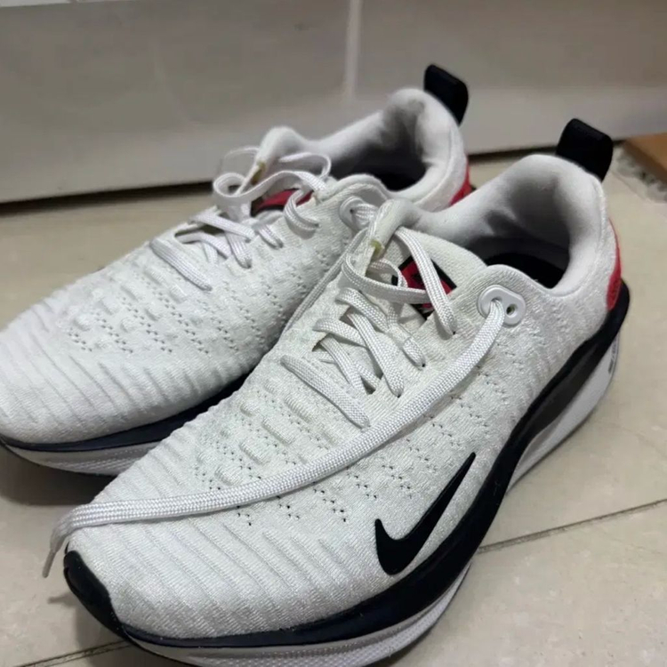 나이키 리액트x 인피니티런4 화이트 255 이미지