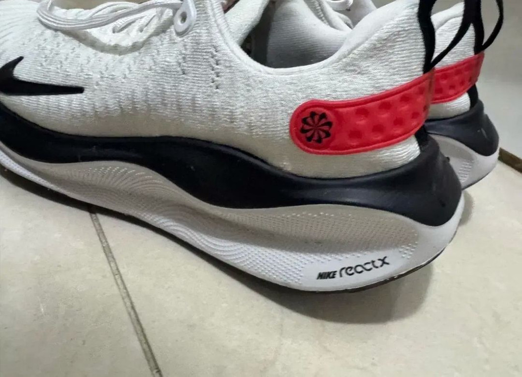 나이키 리액트x 인피니티런4 화이트 255 이미지