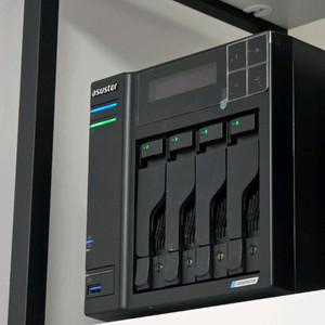아수스터 NAS 4베이 저장장치 AS6704T 이미지