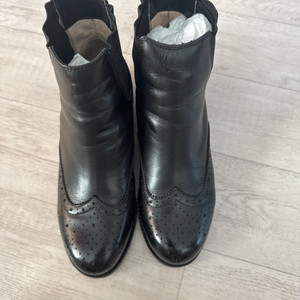 슈콤마보니 235부츠 판매합니다