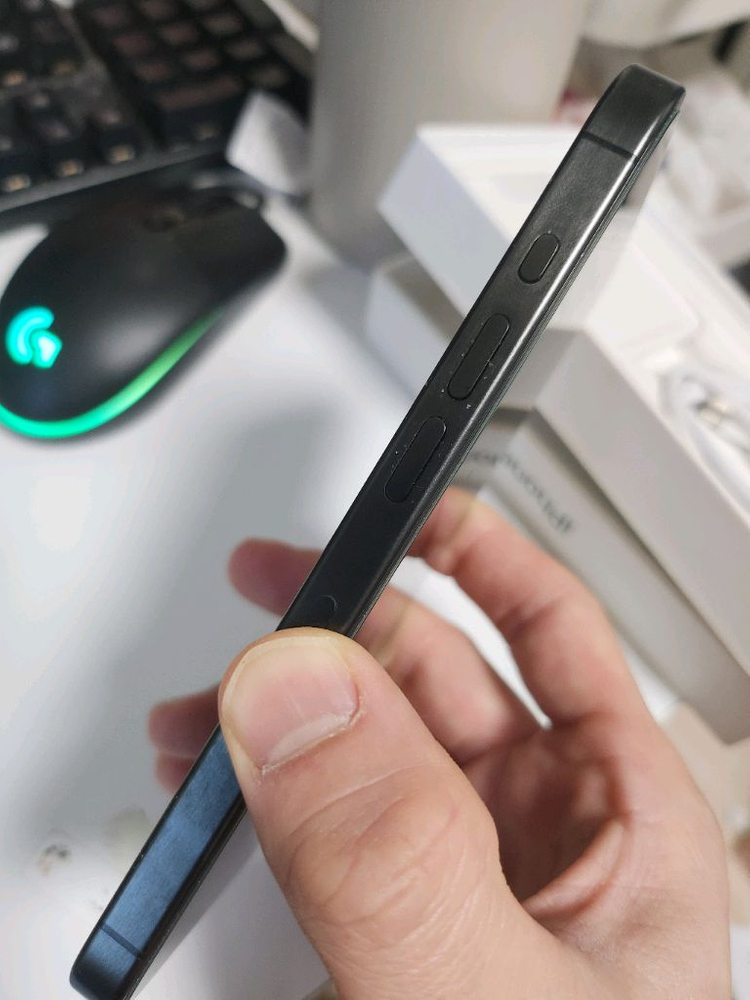 아이폰15프로 128 블랙티타늄--3