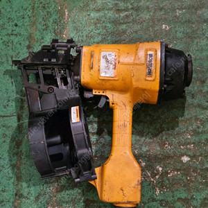 BOSTITCH 코일네일러