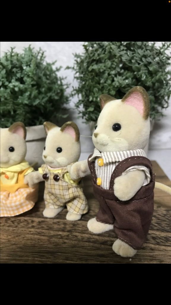 실바니안 올드 크림캣 가족 이미지