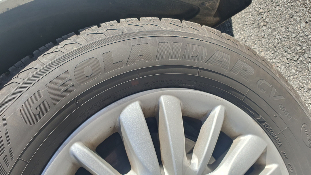 요코하마 235 60 16 2025년식 타이어 4짝--3