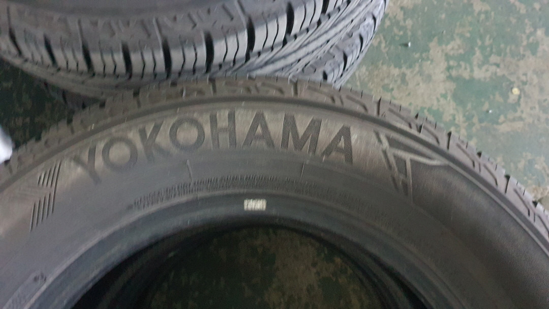 요코하마 235 60 16 2025년식 타이어 4짝--7
