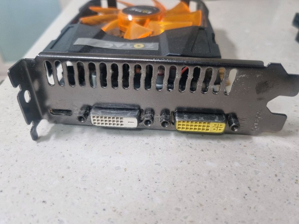 gtx 750 1GB 128BIT ddr5 이미지