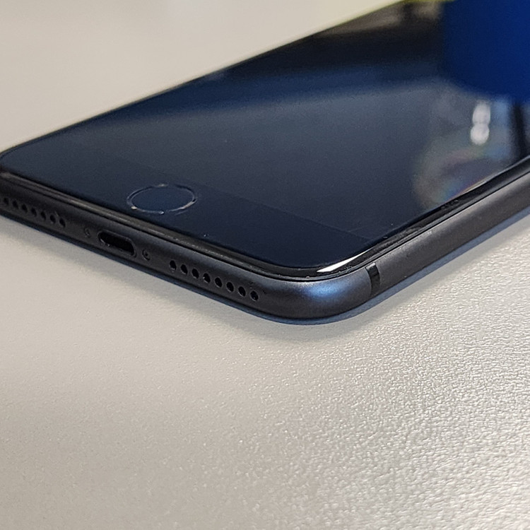 *14만* 아이폰8+ 블랙 64기가 배터리 94% 상태 깨끗한폰 판매합니다--5