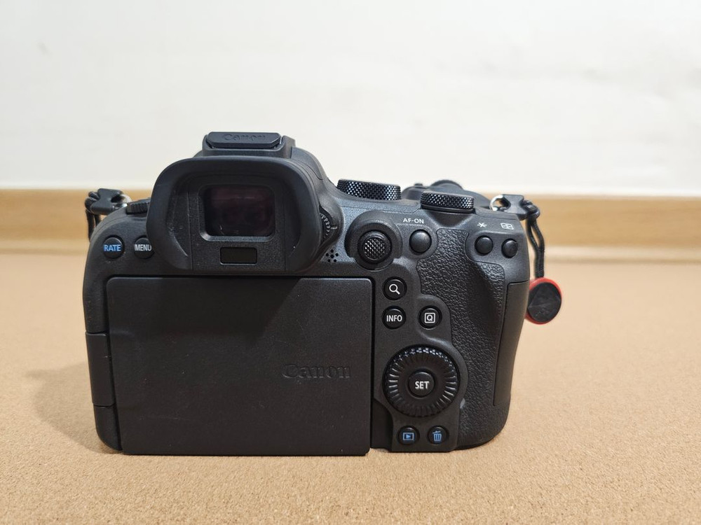 캐논 EOS R6 Mark II 미러리스 카메라(초초초 민트급)--1