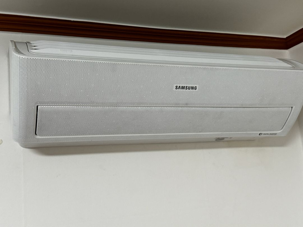 삼성 비스포크 스탠드형 에어컨--1