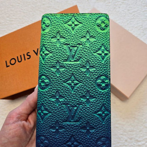 루이비통 토뤼옹 장지갑