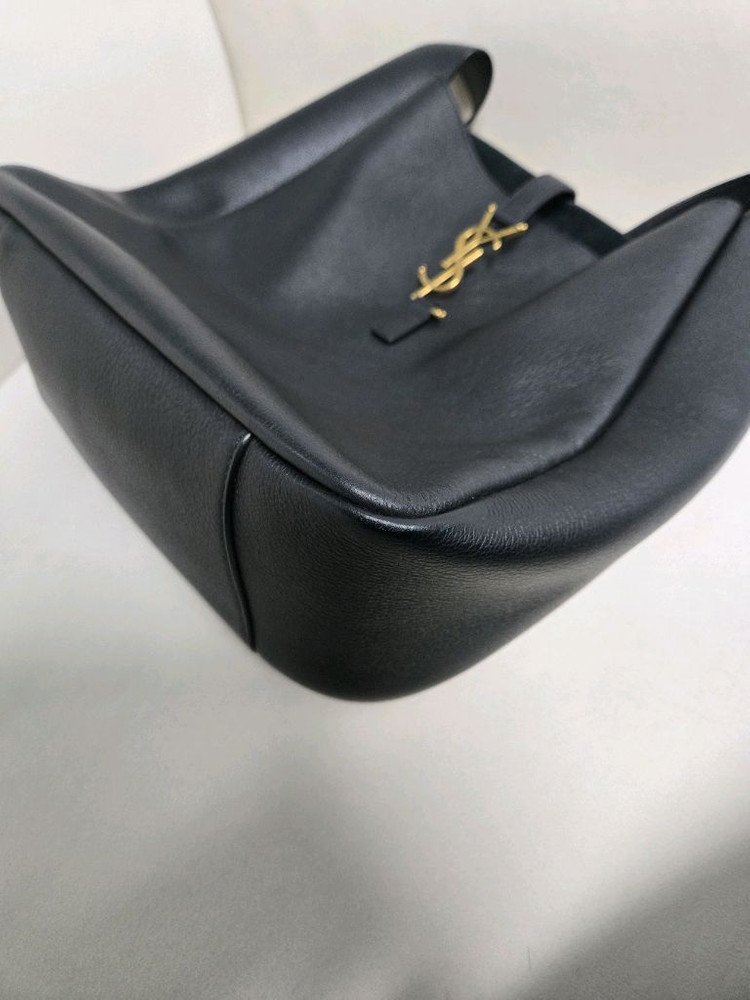생로랑 LE5A7 호보백 라지--5