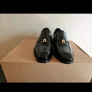 손신발 블랙 태슬 로퍼 260