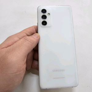 갤럭시 퀀텀2화이트 정상공기기 이미지