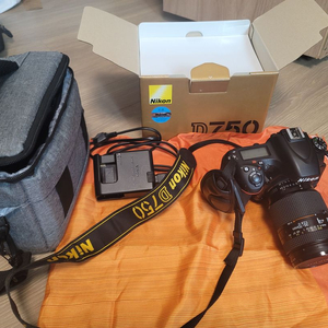 (거래완)니콘D750 카메라 + 35-70mm 1:2.4D 렌즈 세트와 ED AF 80-200mm 1:2.8D(회전 이미지