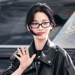 에스파 카리나 뿔테 안경 긱시크 선글라스 슬릭 프라다 샤넬 구찌 셀린느 이미지