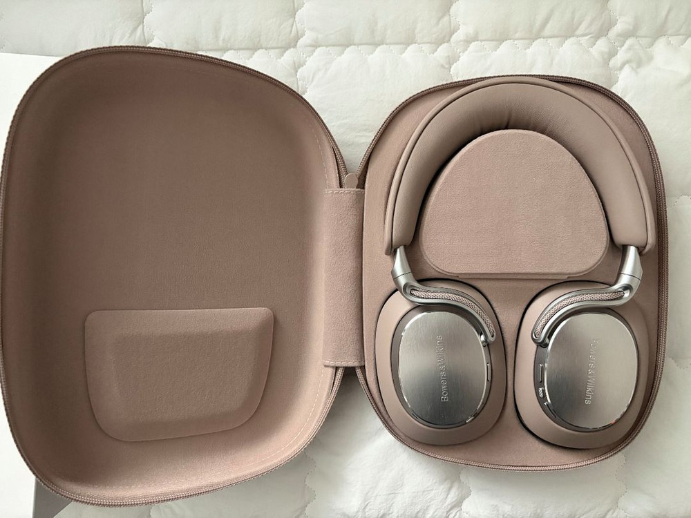 바워스앤윌킨스 Px8 S2 블랙으로 교환 원합니다--1