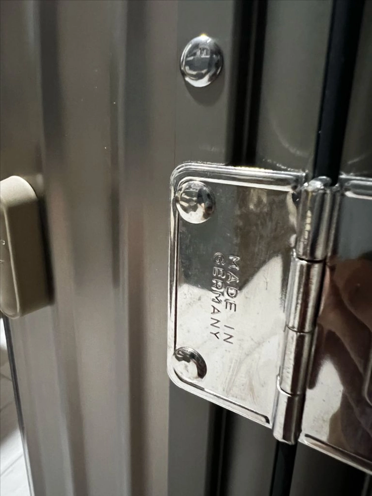 Rimowa 리모와 토파스 티타늄 캐빈 구형 56사이즈 이미지