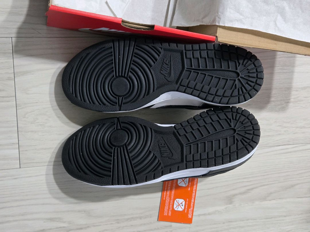 나이키 덩크 로우 GS 범고래 240mm 새상품 이미지