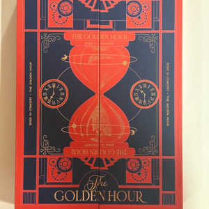 아이유 골든아워 블루레이 이미지