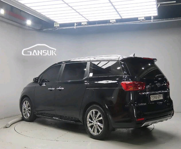 차 지금 당장 고민하지마시고 차 먼저 돈은 나중에헌차줄께 새차!신차급 차!다오기아자동차 더뉴카니발 중고전문중고차구매 이미지