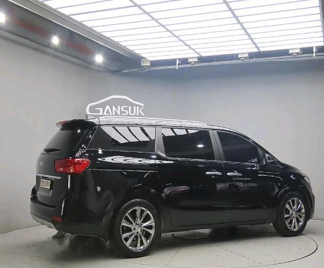 차 지금 당장 고민하지마시고 차 먼저 돈은 나중에헌차줄께 새차!신차급 차!다오기아자동차 더뉴카니발 중고전문중고차구매 이미지