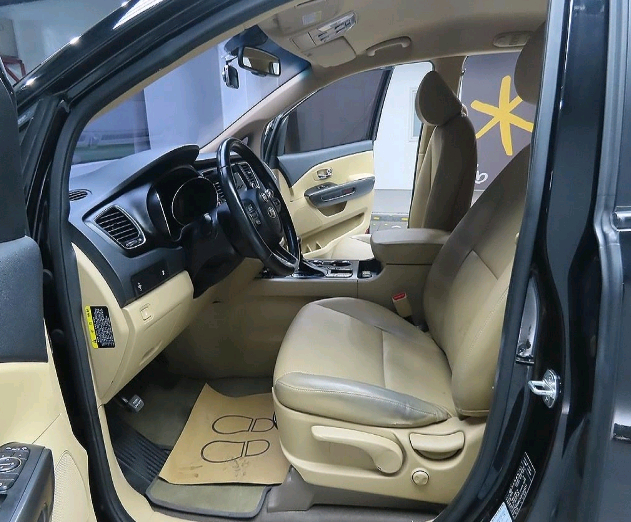 차 지금 당장 고민하지마시고 차 먼저 돈은 나중에헌차줄께 새차!신차급 차!다오기아자동차 더뉴카니발 중고전문중고차구매--3