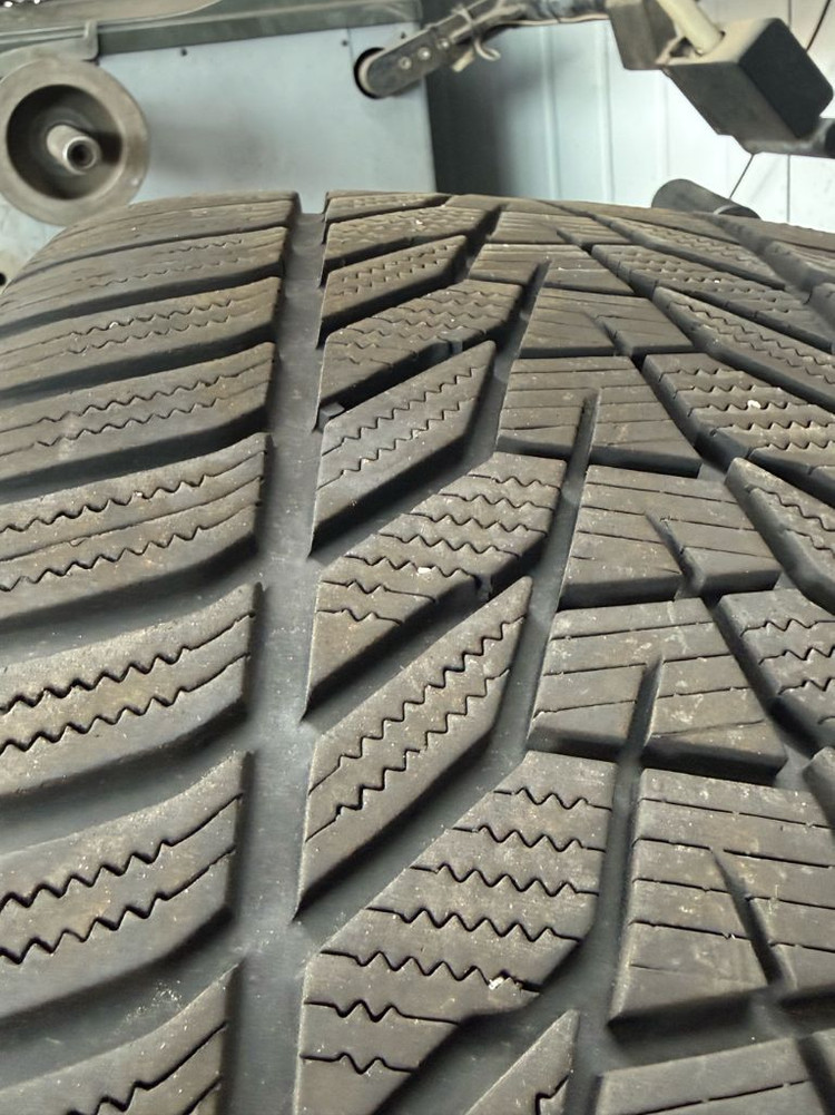 g8x m2 m3 m4 윈터타이어 팝니다 트레드신품급 275 35 19 285 30 20--4