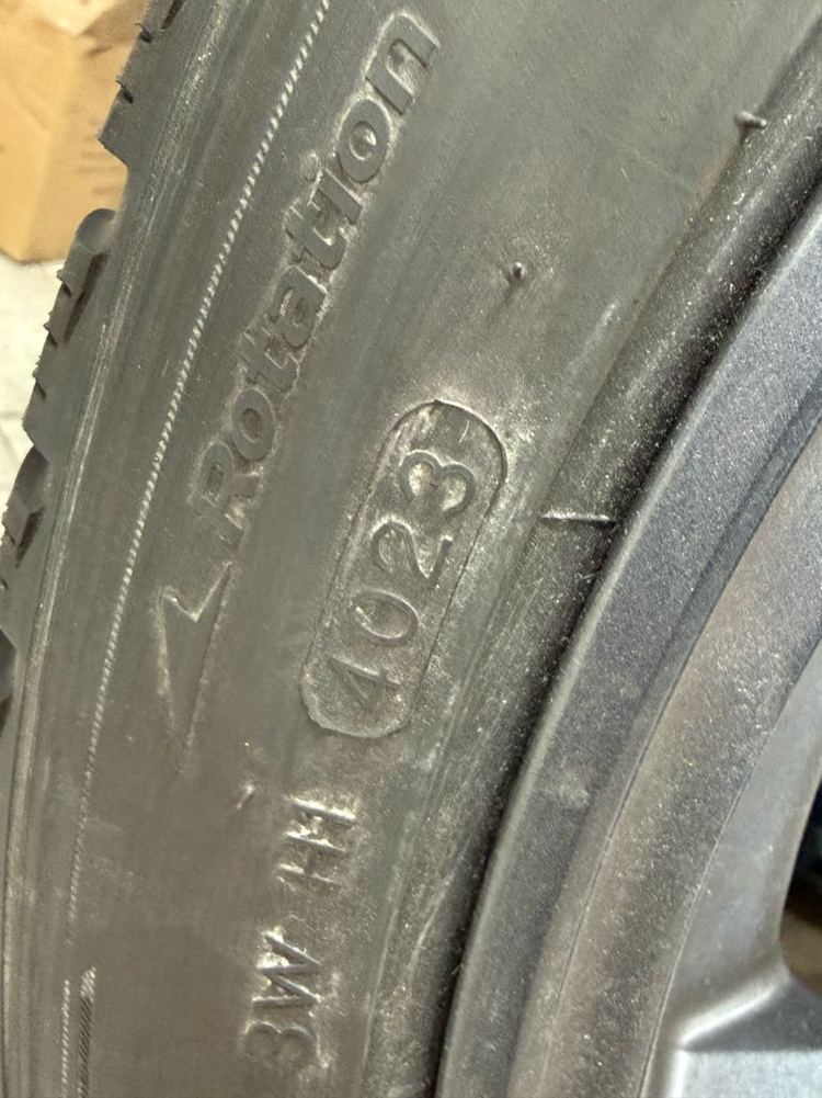 g8x m2 m3 m4 윈터타이어 팝니다 트레드신품급 275 35 19 285 30 20--5