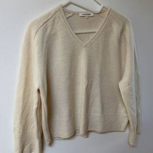 The Cashmere V넥 니트 S