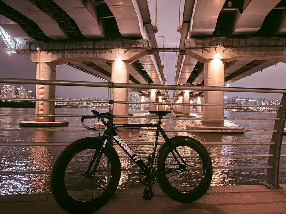 엔진11 스프린터 23년식 오션블루 m 이미지