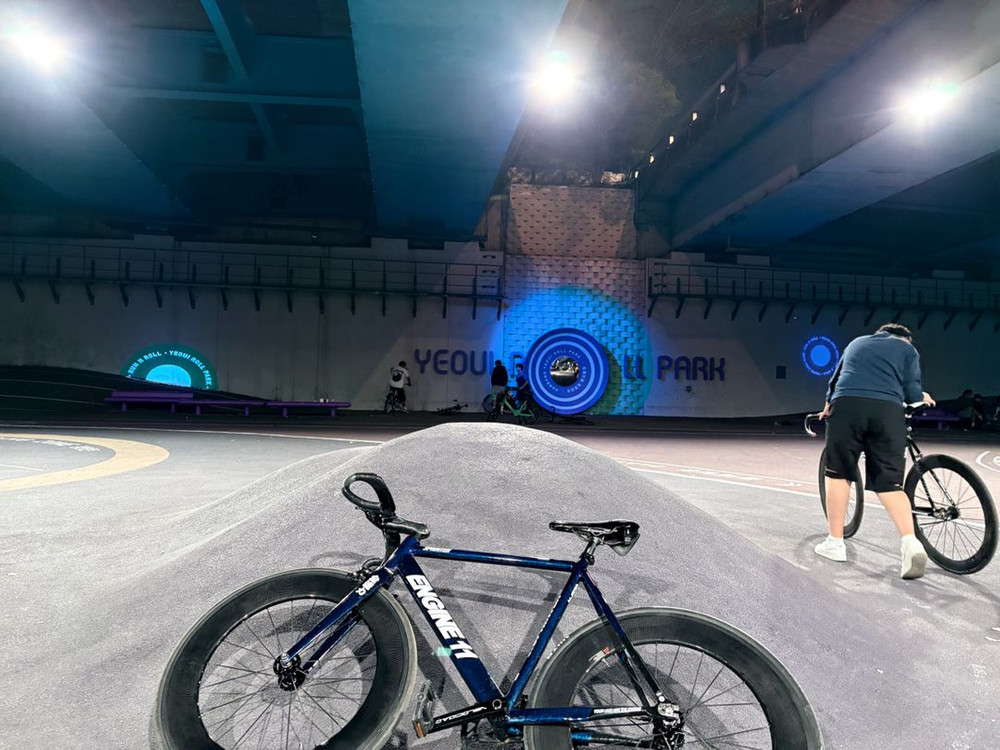 엔진11 스프린터 23년식 오션블루 m 이미지