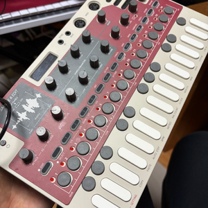 sonicware liven lofi 12 샘플링 머신