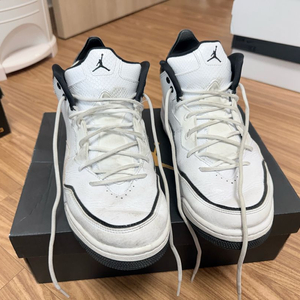 조던 코트사이드 흰검 운동화 280mm 이미지