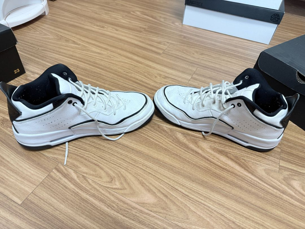 조던 코트사이드 흰검 운동화 280mm 이미지