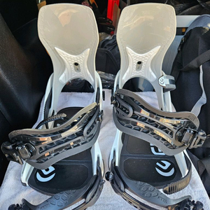 2223 플럭스 cv M사이즈 팝니다